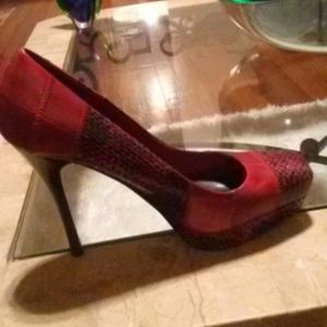 Red pump excellent used condition